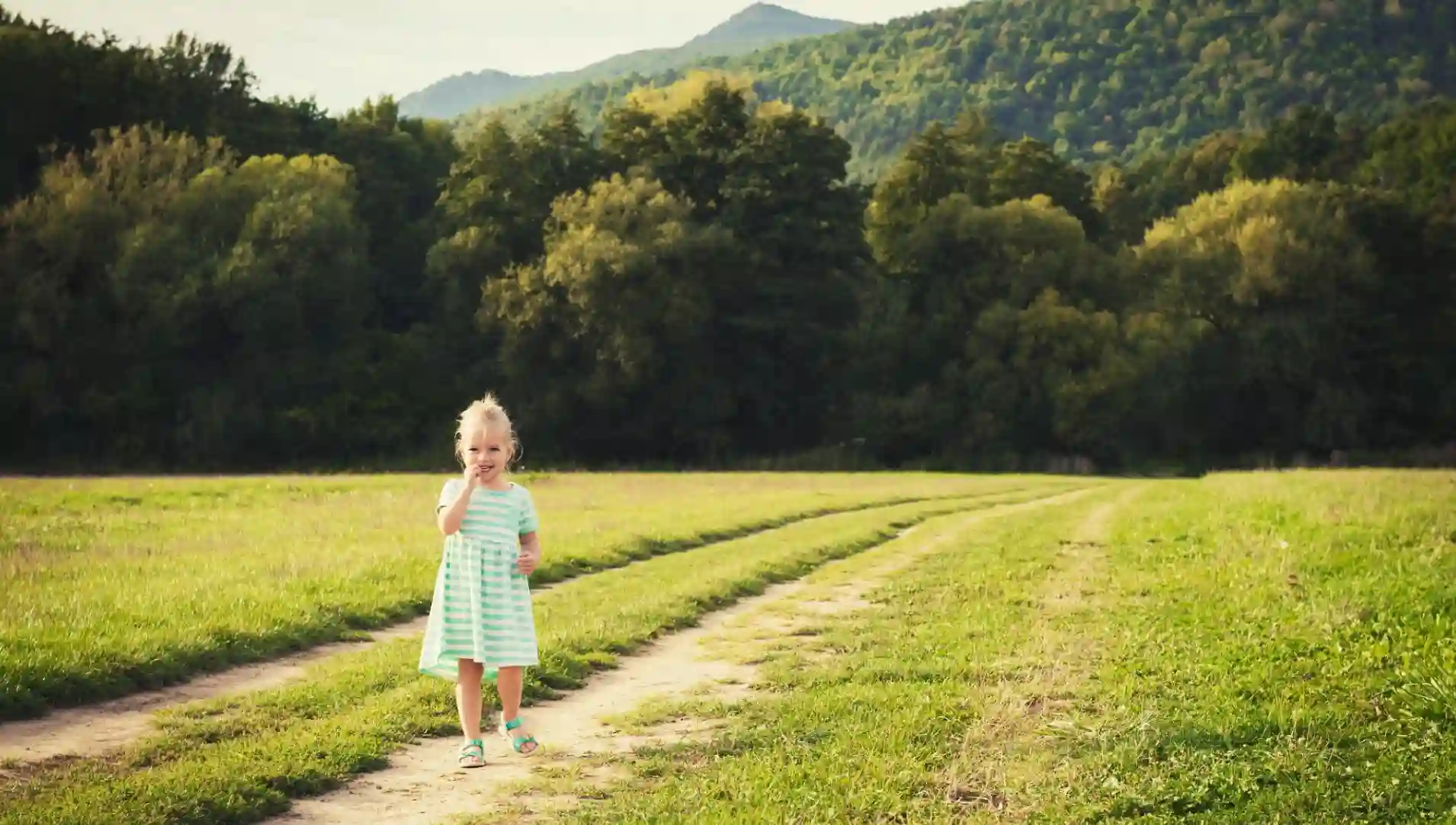 LA NIÑA QUE HABITA EN MÍ